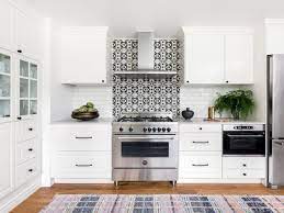 Discover inspiration for your white kitchen remodel or upgrade with ideas for storage, organization, layout and decor. 21 White Kitchen Cabinets Ideas For Every Taste