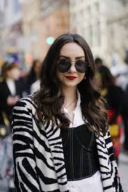 Make a high ponytail before starting to curl your hair and you'll make quick waves. Wand Curls Create The Waves You Crave All Things Hair Us