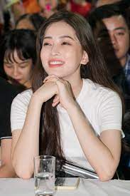 Kể từ khi dính với nhau như hình với bóng, các fans luôn giục giã cặp . A Háº­u PhÆ°Æ¡ng Nga Cung Binh An Tá»• Chá»©c Trung Thu Cho Tráº» Em