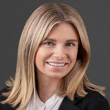 Lauren Bingham's Instagram, Twitter & Facebook