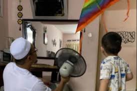 Mimpi tentang layangan terbang juga melambangkan, harapan, pencapaian, dan tujuan. Anak Gerak Bangun Pukul 3 Pagi Ajak Main Layang Layang Sekali Ini Ayah Dann Ibu Kepada Budak Ini Buat Era Kini