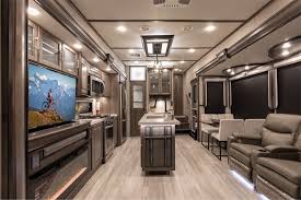 Meet the grand design solitude, the most spacious extended stay fifth wheel ever built. Grand Design Rv Solitude 310gk Happy Daze Rvs Blog