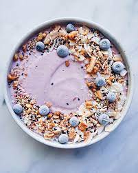17 Smoothie Bowls That Will Inspire You To Eat A Lil Healthier Breakfast Smoothie Bowl Smoothie Bowl Recipe Blueberry Smoothie Bowl