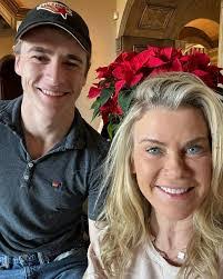 Rhonda Carnes's Instagram, Twitter & Facebook