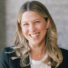 Lisa Crabtree's Instagram, Twitter & Facebook