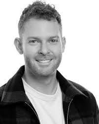 Erica Noyola's Instagram, Twitter & Facebook