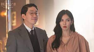 Dalam episode kali ini akan menceritakan tentang jenny yang mencoba bunuh diri dengan. Preview The Penthouse Season 3 Episode 7 Kim So Yeon Canggung Bertemu Yoon Jong Hoon Viu