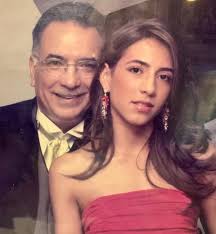 Can a handwritten note be edited to remove lines and add a background?