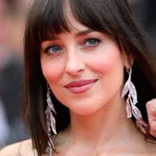 Duchess Catherine Wears a Mini-Bun in Her Hair, Whole World Swoons