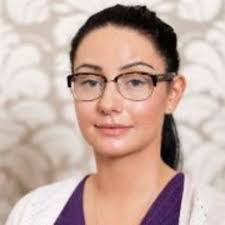 Ruth Ostrowski's Instagram, Twitter & Facebook