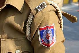 Comments off on police uniforms from around the world. Bootlegger His Family Thrash Delhi Police Constable On Duty Tear His Uniform For Trying To Arrest Them