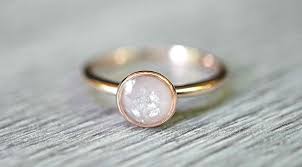 Learn how to treasure your breastmilk for forever in a pendant in this awesome diy post at smart parenting. What S The Deal With Breast Milk Jewelry Purewow