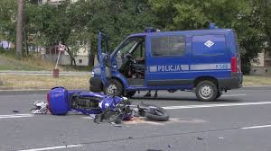 Policjanci wyjaśniali okoliczności wypadku drogowego, do jakiego doszło na drodze wylotowej ze stalowej woli, w kierunku tarnobrzega. Stalowa Wola Wypadek Na Ulicy Staszica Radio Leliwa