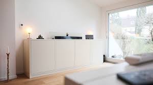 Kreative wandgestaltung verleiht räumen wie dem wohnzimmer oder der küche schnell neuen glanz. Wohntipps Sideboard Mit Tv Lift Youtube