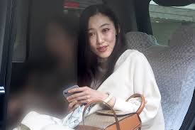 画像・写真1枚目】「未練ありそう？」羽生結弦の元妻・末延麻裕子さんがインスタでフォローした相手にファン深読み | 女性自身