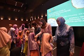 Countdown to nadia nasimuddin's birthday. Yayasan Tan Sri Sm Nasimuddin Shares Love And Joy Prebiu Com