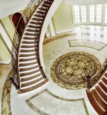 A Classic Medallion Paired With Custom Accents And Borders Perfectly Compliment This Grand Entry Aaltomarbleinlay Marble Inlay Stairs Design Marble Medallion