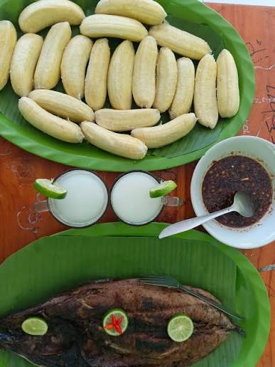 DEMO MASAK: KUE TRADISIONAL NUSANTARA Belajar, mencicip, dan melestarikan  rasa-rasa warisan Indonesia! Dalam rangkaian acara Satu Tahun Literasi Desa  Tumbuh, jangan lewatkan momen spesial bersama Komunitas Kuliner LDT yang  akan mempersembahkan demo