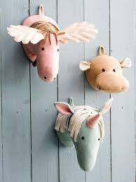 dierenkoppen aan de muur is een leuke decoratie voor de kinderkamer animal heads on the wall is a nice decoratio kinderkamer dieren koppen kinderkamerstylist