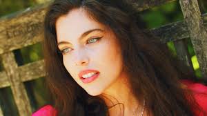 LISTEN: “Paint Me A Picture” by Lola Aviva