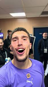 A joyful moment by Robin Risser ❤️💛