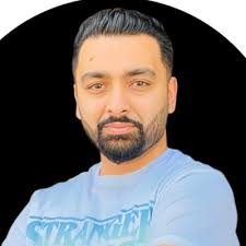 The LinkedIn office in London has a mini golf course AND SOMEHOW NO ONE HAS  BOTHERED TO MENTION THIS TO ME all this time #LinkedInLife #London