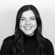 Olivia Moll's Instagram, Twitter & Facebook