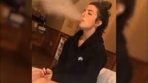 Vape queen was the name provided to charlie d'amelio after her vaping video clip was published on social media in august 2020. Charli D Amelio Vaping Video Leaked Youtube