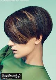Kurze Bob Frisuren Manner Mit Frauen Frisur Trend 2018 Frauen Frisur Bob Frisur Frisuren Kurze Haare Bob Haarschnitt Kurz