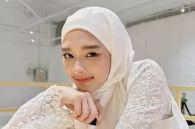 Tengku Dewi Curhat di Medsos Terkait Perselingkuhan Andrew Andika dengan  Soraya Rasyid, Inara Rusli Memberikan Dukungan dan Doa Terbaik