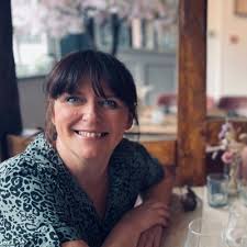 Joanna Barnard's Instagram, Twitter & Facebook