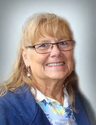 Lisa Draheim's Instagram, Twitter & Facebook