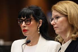 Still in the Groove : While most music lovers are turning to compact discs,  record collectors will go to the ends of the world for certain vintage  albums.