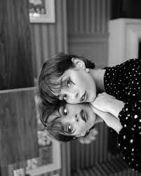 Inspiration Sturmsucht De Mirror Photography Self Portrait Photography Self Photography