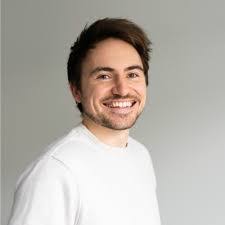 Wade Farr's Instagram, Twitter & Facebook