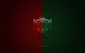 Portugal national football team news, fixtures and results. Herunterladen Hintergrundbild Portugal National Football Team Emblem Uefa Grun Rotes Logo Grun Rot Faser Hintergrund Portugal Football Team Logo Fussball Portugal Fur Desktop Kostenlos Hintergrundbilder Fur Ihren Desktop Kostenlos