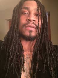 Marshawn terrell lynch (born april 22, 1986) is an american football running back for the seattle lynch was accused of stealing $20 from the wife of a buffalo police officer in a local tgi friday's on. Seahawks Sign Ex Running Back Marshawn Lynch Holds Brief Press Conference Video Thejasminebrand