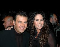 Twitter @love_hogaza desde que iniciaron su noviazgo , la pareja conformada por mijares y lucero se convirtió en una de las favoritas del espectáculo, pues ambas celebridades se encontraban en una de las cúspides más elevadas de su trayectoria como solistas. Jose Manuel Mijares Hogaza Encanta Hijo De Lucero Y Mijares