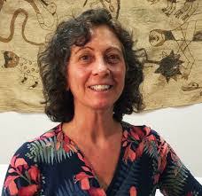 Elizabeth Pasquale's Instagram, Twitter & Facebook