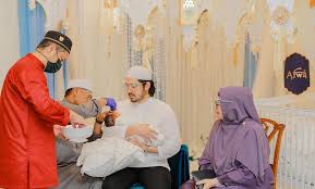 سيتي نورهاليزا بنت تارودين ; Police To Investigate Possible Sop Breaches At Religious Ceremony For Siti Nurhaliza S Baby Malaysia Malay Mail