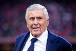 Ex-Arsenal-spits gearresteerd na cannabisvondst van…