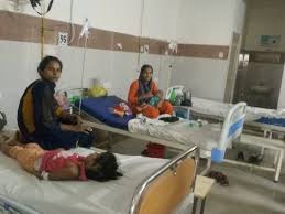 Number of patients increasing due to the outbreak of heat, OPD reaching 300  per day | फिरोजाबाद में डायरिया, हीट स्ट्रोक और वायरल बुखार का कहर: गर्मी  के प्रकोप से बढ़ रही