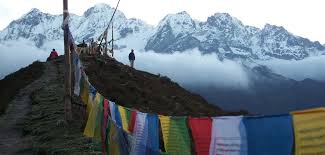 Darjeeling To Kanchenjunga Trek Trekking In Sikkim Himalayas The company is a well established organization with many years of experience in conducting tours and treks in sikkim adarsh tours, treks and expedition offers a number of trekking itineraries for our clients to consider. darjeeling to kanchenjunga trek