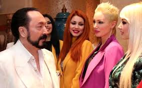 Balıkesir'de adnan hoca örgütüne polis baskını! Adnan Oktar In Cinsel Istismar Sistemi Cizgi Roman Oldu Hale Nasil Kedicik Oldu Internet Haber