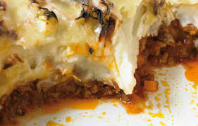 This easy shepherd's pie recipe is filled with lots of veggies and tender ground beef (or lamb), simmered together in the most delicious sauce, and topped with the creamiest mashed potatoes. Resepi Shepherd Pie Original