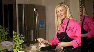 Catch new episodes of #hellskitchen: The Truth About Lauren Lawless From Hell S Kitchen Season 19