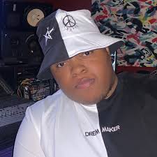 Darrell Lipscomb's Instagram, Twitter & Facebook