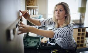 Lowes hires only the best installers to work for their stores. Handy Lowe S Team On Home Improvement Pymnts Com