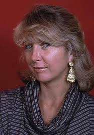 Kelly Reno's Instagram, Twitter & Facebook