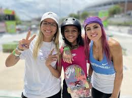 Rayssa leal is only 13 years old but has already had a busy career. Pamela Rosa E Rayssa Leal Fazem Dobradinha No Dew Tour Com Leticia Bufoni Em Quarto Surto Olimpico